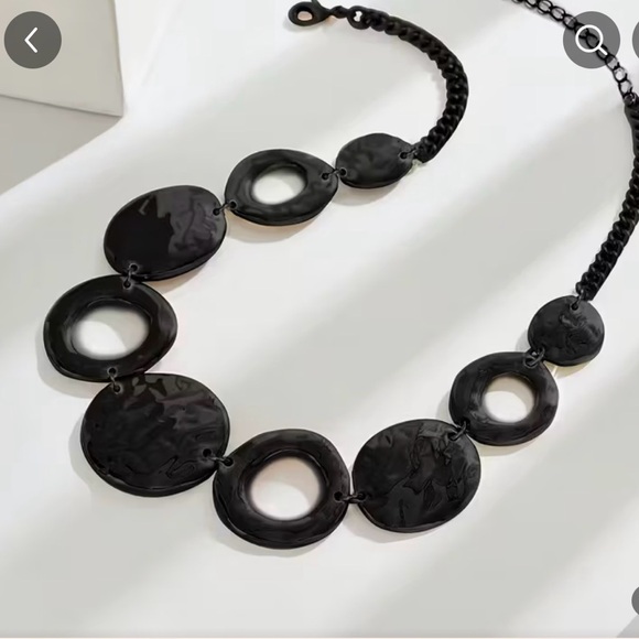 Jewelry - Elegant Black Necklace z50